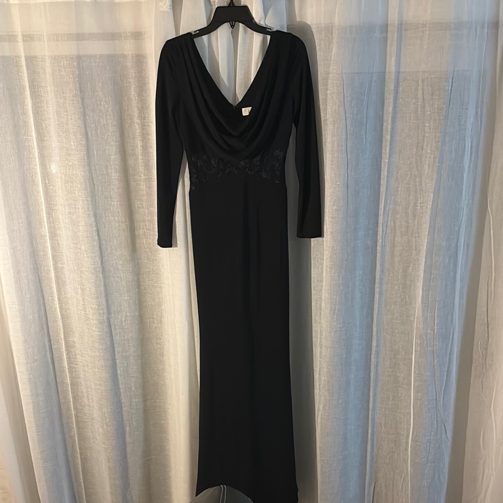 Badgley Mischka Black Long Sleeve V-Neck Cocktail Gown